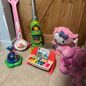 Fisher-Price Green Toy Vacuum Cleaner and toy assortmentment